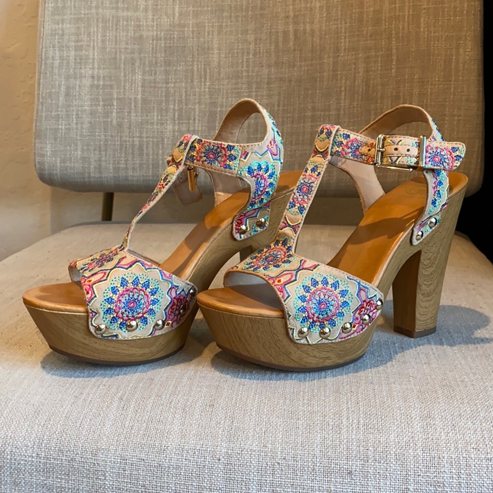Platform shoes